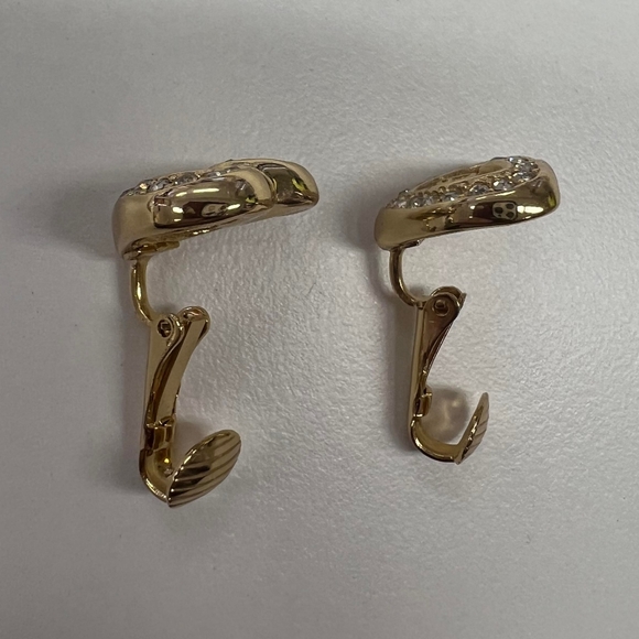 Christian Dior Authentic Clip on Heart Shape Earrings gold tone - Picture 3 of 4